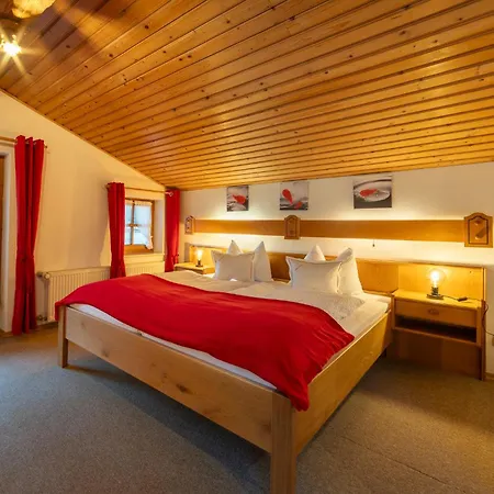 Beim Schneidersepp Inkl. Chiemgaukarte Gasthof Ruhpolding